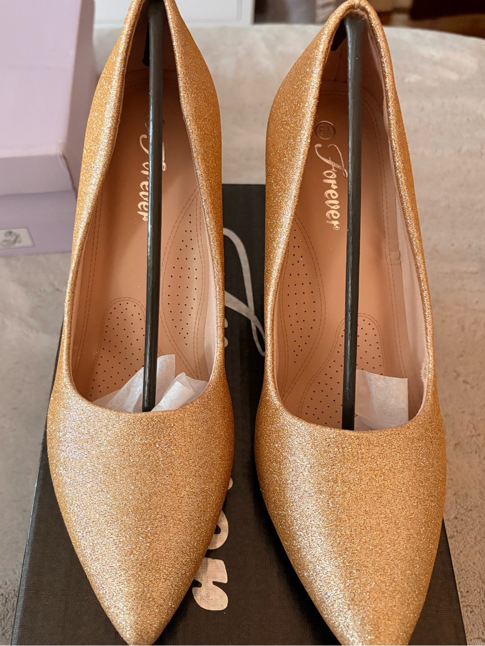 Forever Champagne Glitter Pointed Toe Pumps Size 6.5 NIB